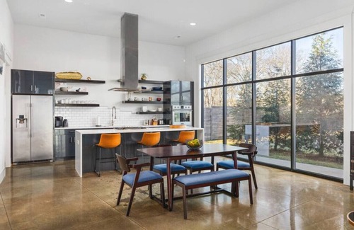 Urbandale Nations Casa | Unique Modern Ranch with Pool, Hot Tub, Grill & Fireplace