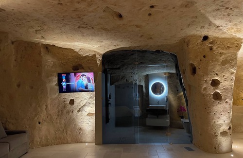 Sasso Caveoso Casa | Unique Natural Cave Chambers With Modern Comfortable Style,In Downtown Matera