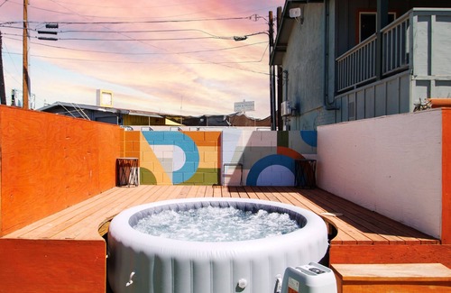 Governmental Mall Apartamento | Unique "NEW" Studio Retreat - Hot Tub - Mins to Downtown, PHX Airport & ASU