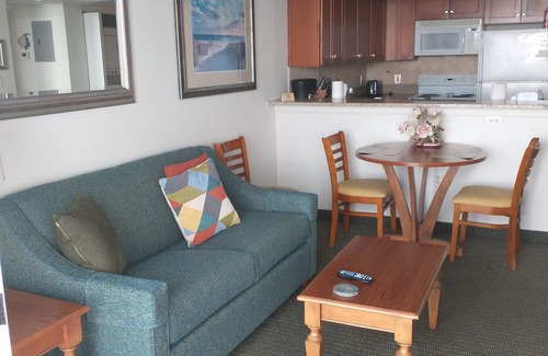Arcadian Shores Condominio | SeaWatch actualizado de lujo con Oceanfront BR - Nuevo W / D - especiales semanales de mayo a junio