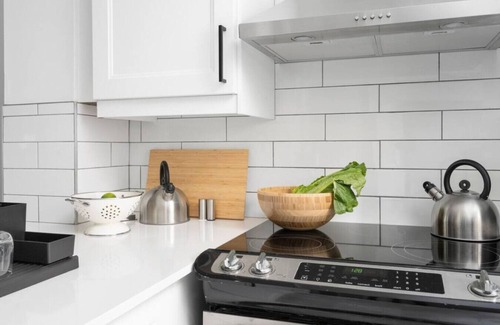 Ville-Marie Apartamento | Unique, Old, Montreal, Parking & Patio 10 Guests