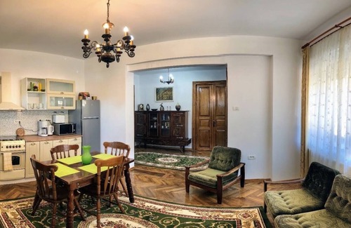 Old Town Casa | Unique Old Town Home ❤ 2min to Beach & Harbour