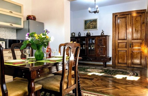 Old Town Casa | Unique Old Town Home ❤ 2min to Beach & Harbour
