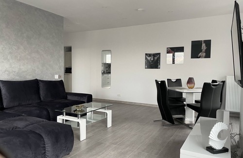 Militari Apartamento | Unique Penthouse Lakeview W19