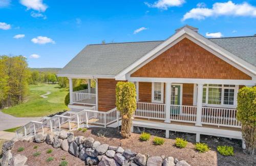 Bellaire Casa | Unique, Personalized open living condo, Golf, SKi, near Shanty Creek, WIFI