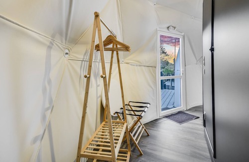 Lago Vista Complejo | Unique Eco-Glamping Resort in TX Hill country!