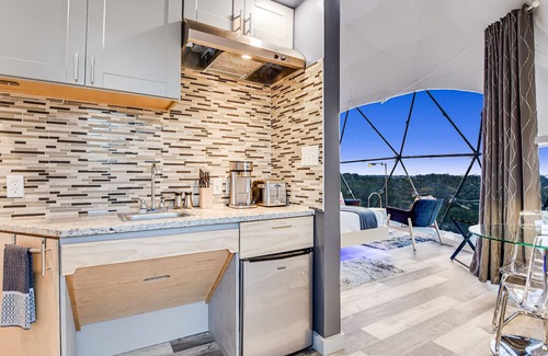 Lago Vista Complejo | Unique & Plush Eco-Glamping Resort in TX Hill country!