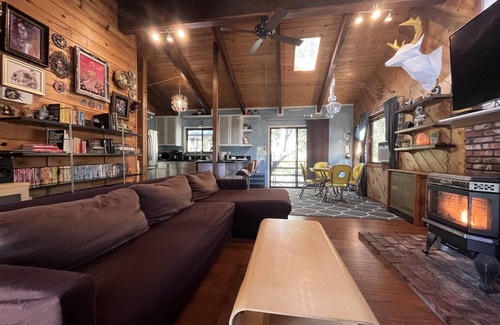 Pine Mountain Club Cabina | Unique private Forest mountain Getaway