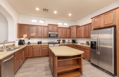 Montelena Casa | Unique Queen Creek home with pool & hot tub