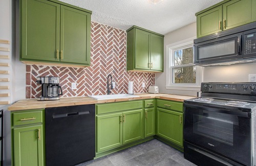 Mission Casa | Unique Renovated 2 bedroom home