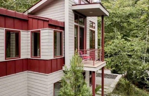 Smallwood Casa | Unique secluded oasis in a gated community