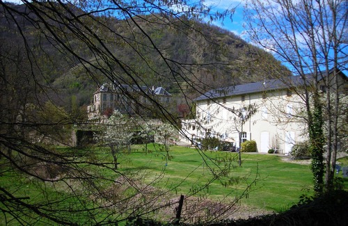 Chateau-Verdun Apartamento | Único apartamento de esquí / montaña en terrenos del siglo XVIII Chateau con piscina nueva