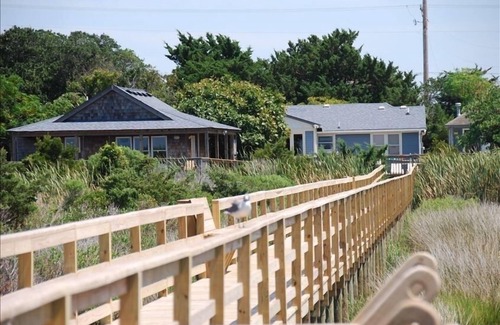 Salvo Cabaña | Unique Soundfront Cottage con casa de huéspedes, piscina, bañera de hidromasaje, muelle, acceso al puerto