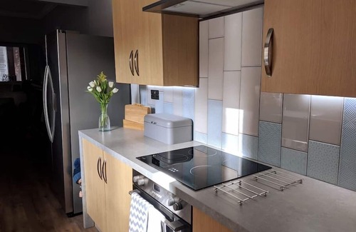 Cleethorpes Casa | Unique/Stylish Whole House Close to Beaches Restaurants Shops. Pet Friendly!