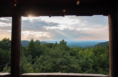 Seymour Cabina | Unique Tiny Home Cabin - Breathtaking Views