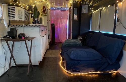 Lancaster Casa | Unique Tiny House, Artistic Desert Sanctuary (Pet-Friendly)