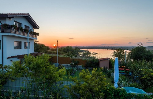 Somova Casa | Unique view and charming sunsets at the secret oasis of the Danube Delta