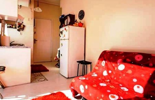Dafni-Ymittos Apartamento | Vista única en Dafni. ¡Apartamento cerca de Atenas con una gran vista de la Acrópolis!