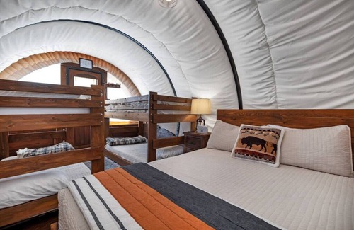 Virgin Cabina | Unique Wagon w/ 1QB-2BB bathroom #21