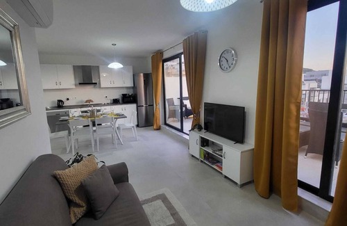 Għadira Apartamento | Unique Waterfront Penthouse: Sea Views - Balcony!