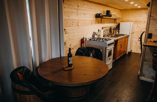 Calgary-Edmonton Corridor Cabina | Unique western style cabin surrounded by nature in a bison pasture 🦬