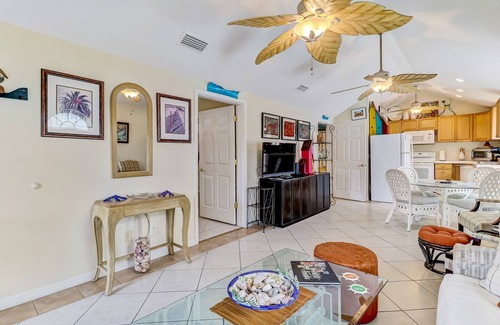 Fernandina Beach Cabaña | Uniquely decorated front duplex with rooftop deck access, within walking distance to the beach