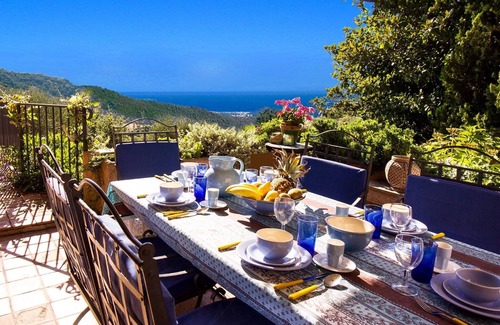 Tanneron Villa | Con una ubicación única villa con piscina y vistas al mar impresionantes cerca de Cannes