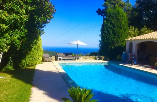 Tanneron Villa | Con una ubicación única villa con piscina y vistas al mar impresionantes cerca de Cannes