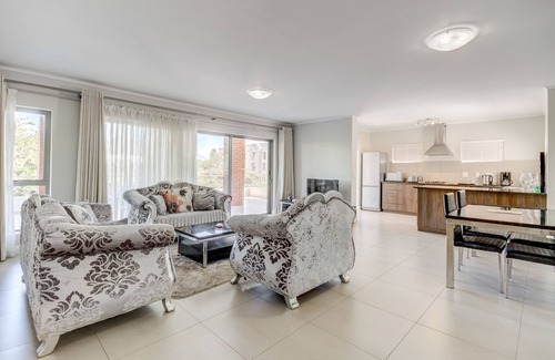 Century City Apartamento | UniqueStay Mayfair Luxury Apartment
