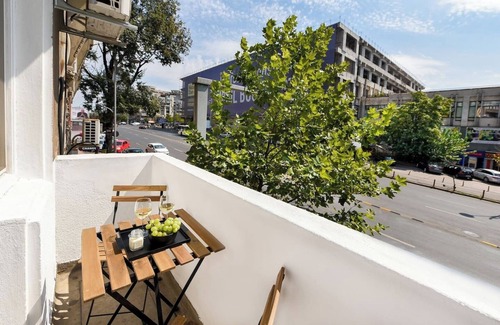 Bucharest City-Centre Apartamento | Unirii Square Cozy 4BR-Apt: Modern Urban Living