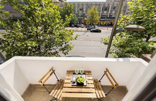 Bucharest City-Centre Apartamento | Unirii Square Cozy 4BR-Apt: Modern Urban Living