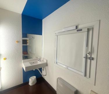 Bollene Hotel | Unisotel Bollène A7 Ex-Hotel F1