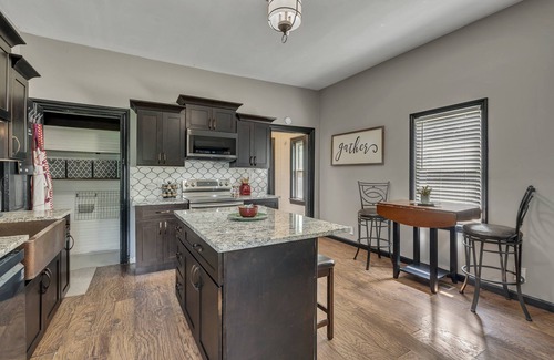 Clarksville Condominio | Unit #1 117 Marion St