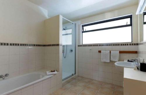 Kaiteriteri Casa | Unit 10 Kaiteri Apartments and Holiday Homes