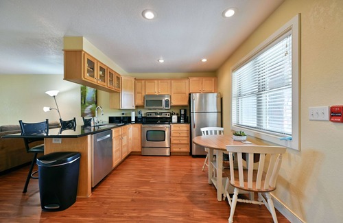 Birchwood Condominio | Unit 109 2 Bdrm/ 2 Ba 2 Bedroom Condo