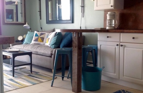North Truro Condominio | Unidad # 11: Estudio de eficiencia, camas Queen y literas en la planta baja