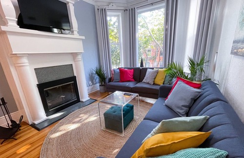 Lakeview Condominio | Sunny 2 Bedroom Condo en el corazón de Wrigleyville