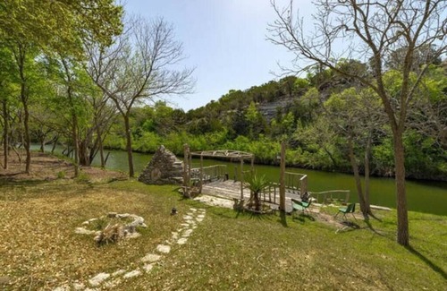Liberty Hill Casa | Unit 2 Whimsical 2-Bedroom Unit at River Ranch Inn