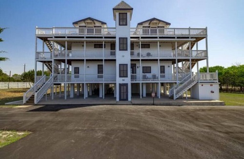 Liberty Hill Casa | Unit 3 Whimsical 2 bedroom at River Ranch Inn