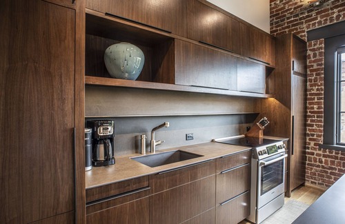 Downtown Asheville Apartamento | Unit 301 offers a unique short-term living experience in downtown