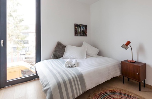 Dieweg Casa | Unit 4 - Spacious Smart Home Triplex Private Garden & Parking