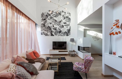 Dieweg Casa | Unit 4 - Spacious Smart Home Triplex Private Garden & Parking