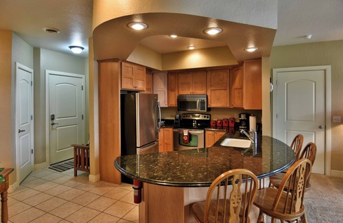 Birchwood Condominio | Unit 411a 1 BD/ 1 BA Condo