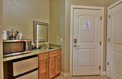Birchwood Condominio | Unit 411b 1bd/ 1ba Efficiency Condo 1 Bedroom Condo by RedAwning