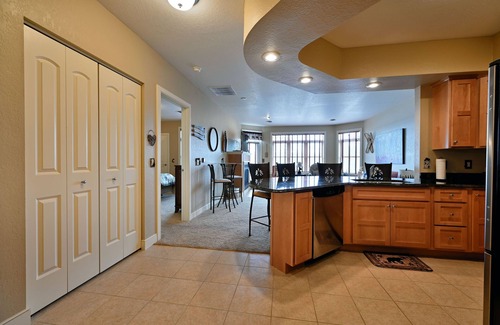 Birchwood Condominio | Unit 433a 1 Bd/ 1 Ba Condo 1 Bedroom Condo by RedAwning