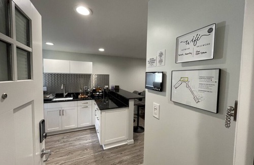 Charlottesville Condominio | Unit 5 - Cozy Lower Level Studio Suite