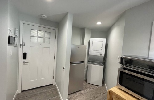 Charlottesville Condominio | Unit 5 - Cozy Lower Level Studio Suite