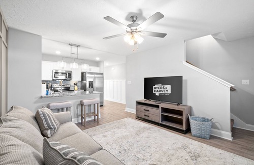 Clarksville Casa | Unit #908 Peachers Place Townhomes!
