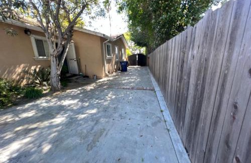 Palms Casa | Unit B with big yard