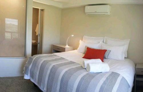 Prince's Grant Golf Estate Apartamento | Unit08 on The Eighteenth with inverter at Princes Grant Golf Estate